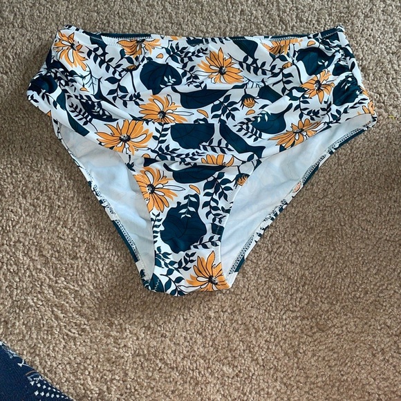 Yellow Bikini Top with Floral High-Waisted Bottoms size medium summer bikini - Picture 8 of 13